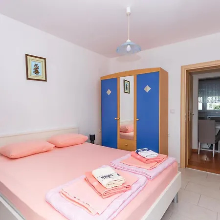 Apartmants 38 *